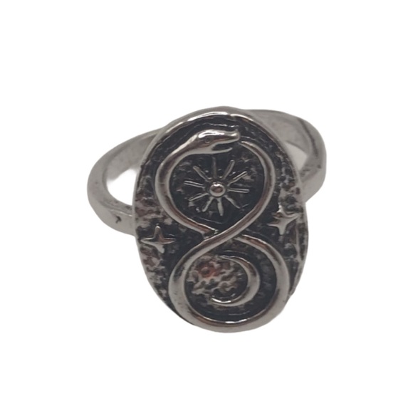 Silver Tone Ouroboros Sun Moon Ring size 8 - Picture 1 of 2